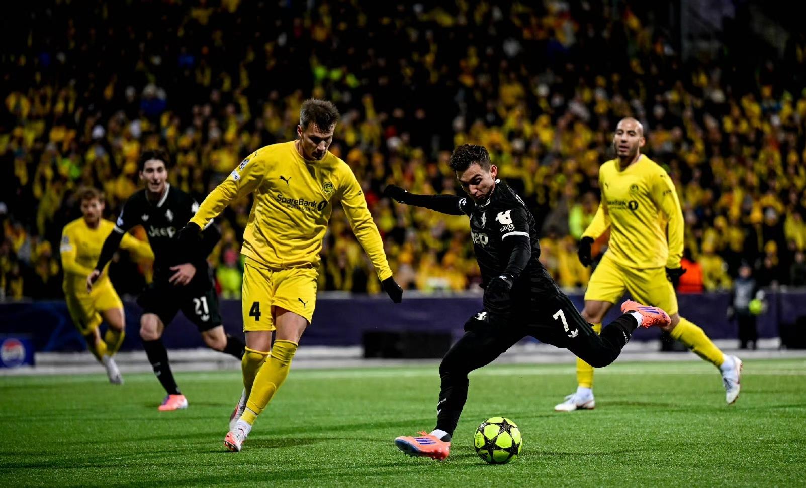 沃尔夫斯堡惨败于勒沃库森，主帅面临压力的简单介绍