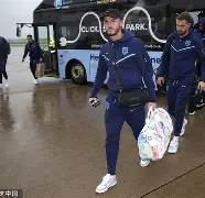 英格兰队士气低迷，努力调整备战下一场的简单介绍